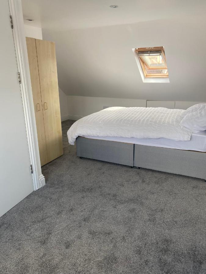 Cosy House In Newham Apartment Лондон Екстериор снимка